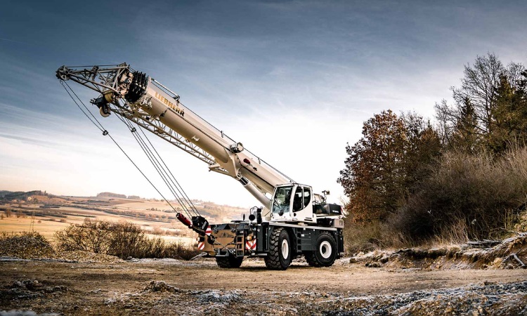 Mobile crane, Sumber: nusantaratraisser.co.id